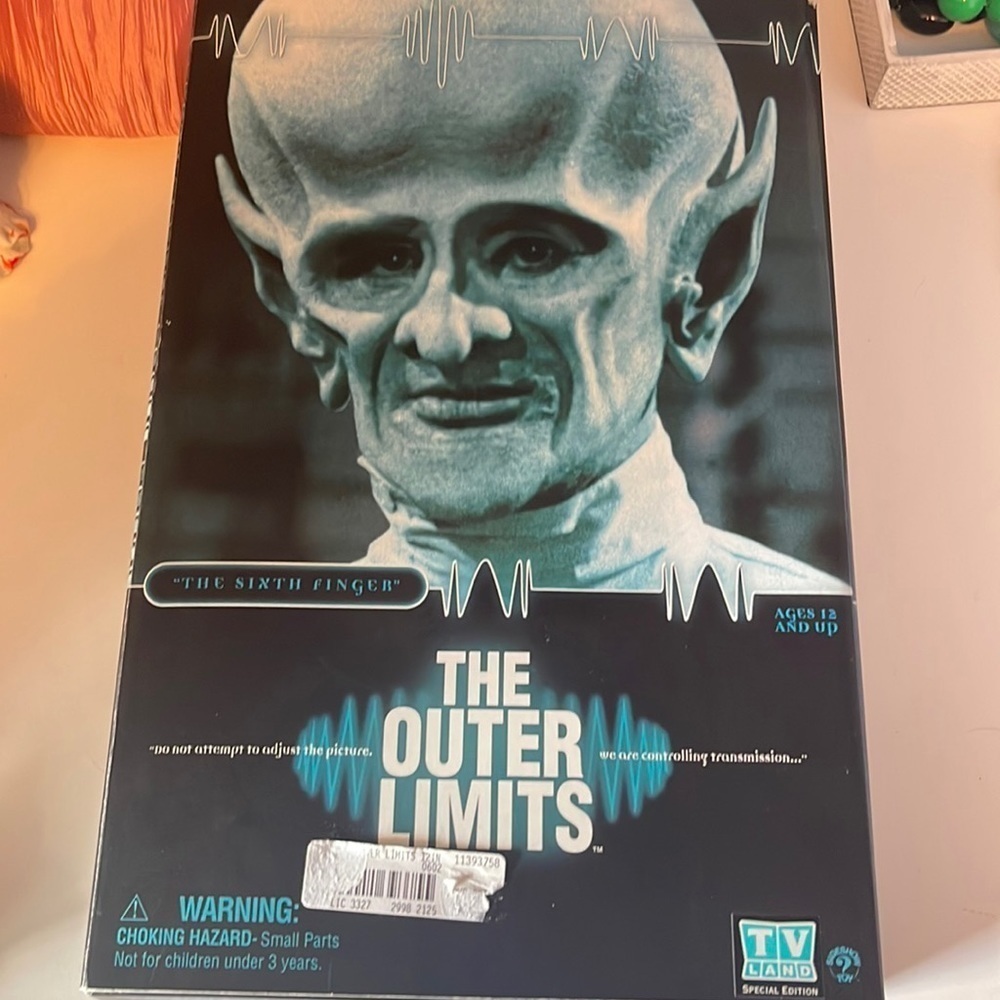Rare Collectors The Outer Limits Sixth Finger Griffiths 12in Action Figure Doll